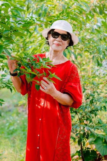 Older adult in Ann Arbor City, Michigan connecting with a Medicare-covered online therapist