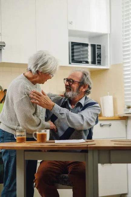 Older adult in Auburn, Maine connecting with a Medicare-covered online therapist