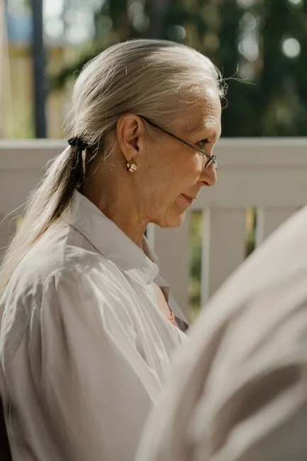 Older adult in Aurora, Illinois connecting with a Medicare-covered online therapist