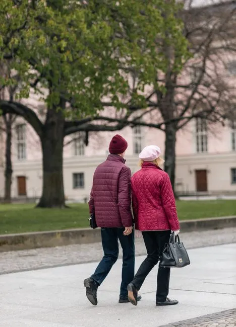 Older adult in Baltimore, Maryland connecting with a Medicare-covered online therapist
