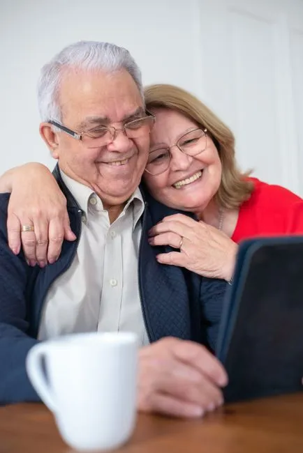 Older adult in Baton Rouge, Louisiana connecting with a Medicare-covered online therapist