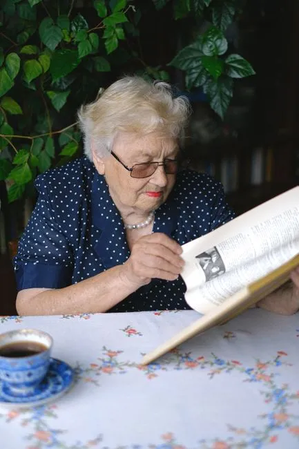 Older adult in Casper, Wyoming connecting with a Medicare-covered online therapist