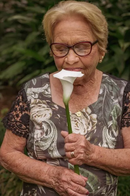 Older adult in Charleston, West Virginia connecting with a Medicare-covered online therapist