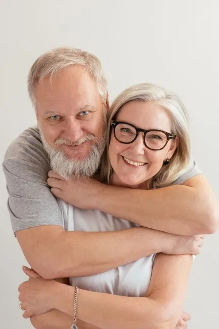 Older adult in Charlotte, North Carolina connecting with a Medicare-covered online therapist