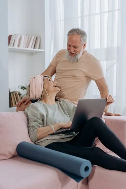Older adult in Delaware connecting with a Medicare-covered online therapist