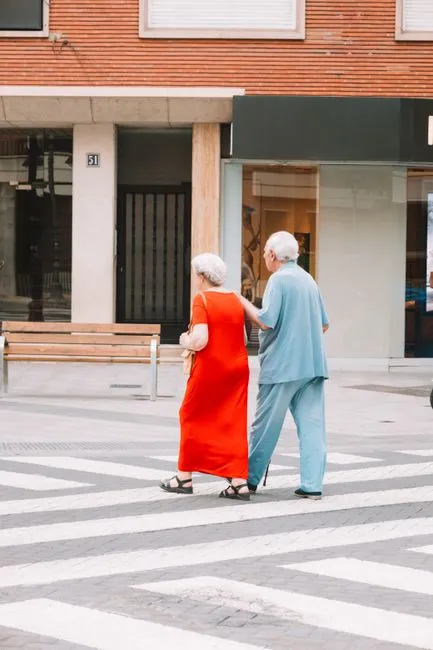 Older adult in Evansville, Indiana connecting with a Medicare-covered online therapist