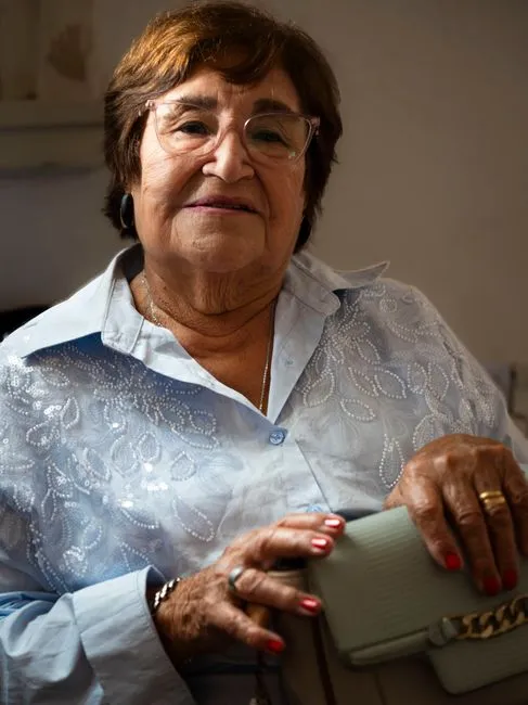 Older adult in Fargo, North Dakota connecting with a Medicare-covered online therapist