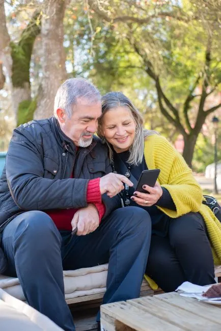 Older adult in Gresham, Oregon connecting with a Medicare-covered online therapist