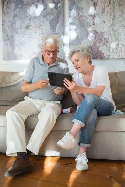 Older adult in Helena, Montana connecting with a Medicare-covered online therapist