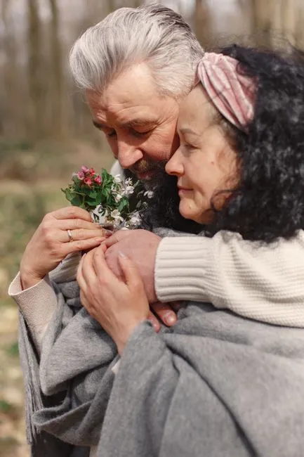 Older adult in Houston, Texas connecting with a Medicare-covered online therapist