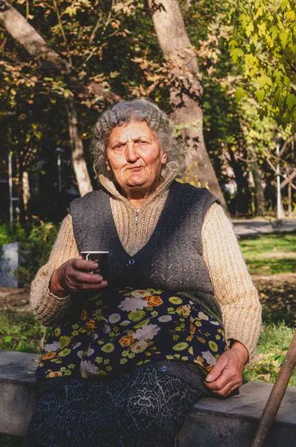 Older adult in Laredo, Texas connecting with a Medicare-covered online therapist