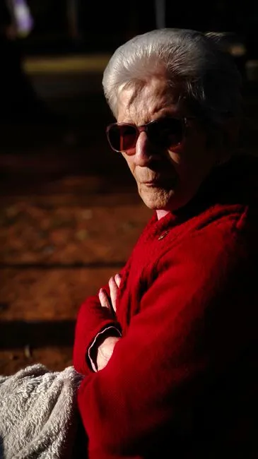 Older adult in Louisville, Kentucky connecting with a Medicare-covered online therapist