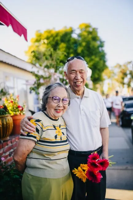 Older adult in Massachusetts connecting with a Medicare-covered online therapist