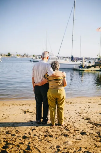 Older adult in Mcallen, Texas connecting with a Medicare-covered online therapist