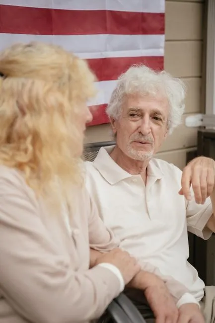 Older adult in Minnesota connecting with a Medicare-covered online therapist