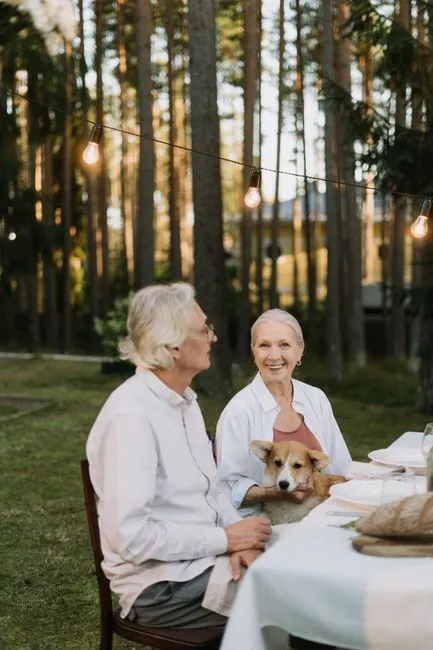 Older adult in Owensboro, Kentucky connecting with a Medicare-covered online therapist