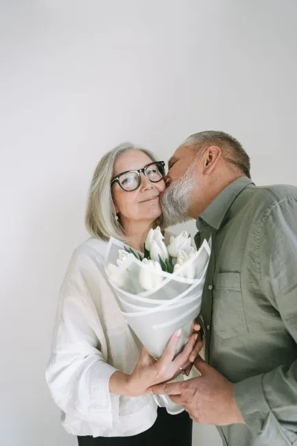 Older adult in Peoria, Arizona connecting with a Medicare-covered online therapist