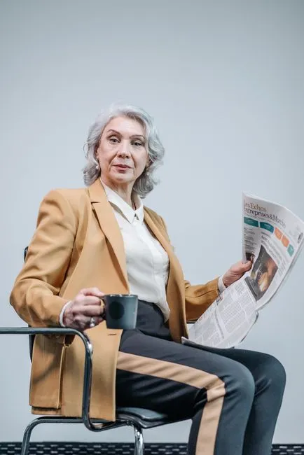 Older adult in Reno, Nevada connecting with a Medicare-covered online therapist