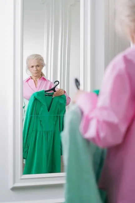 Older adult in Rhode Island connecting with a Medicare-covered online therapist