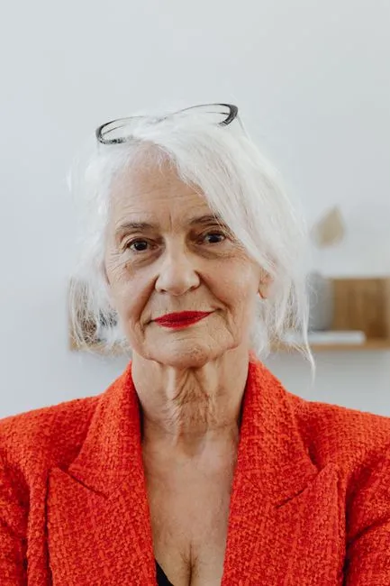 Older adult in Salem, Oregon connecting with a Medicare-covered online therapist