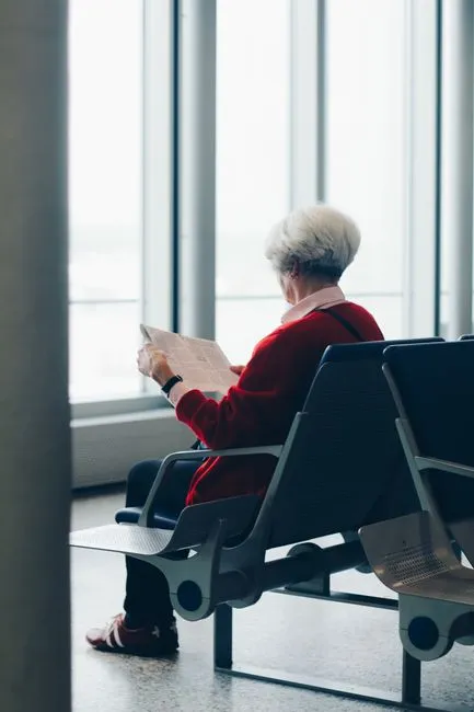 Older adult in San Francisco, California connecting with a Medicare-covered online therapist