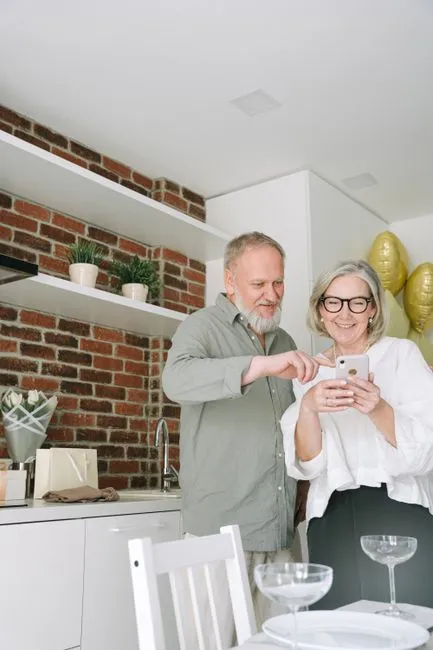 Older adult in Sioux City, Iowa connecting with a Medicare-covered online therapist