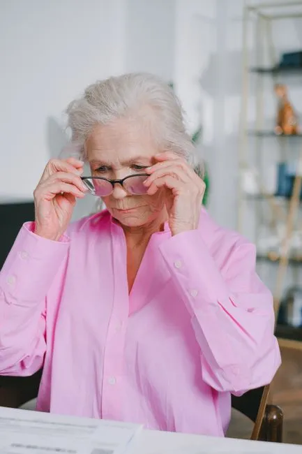 Older adult in Sparks, Nevada connecting with a Medicare-covered online therapist
