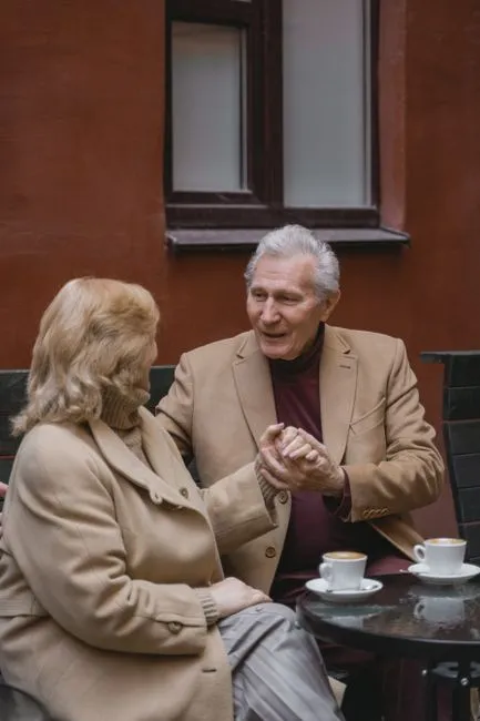 Older adult in Virginia connecting with a Medicare-covered online therapist
