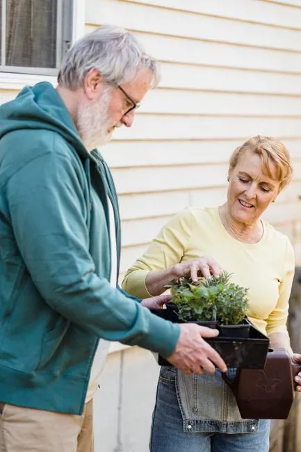 Older adult in Waldorf, Maryland connecting with a Medicare-covered online therapist